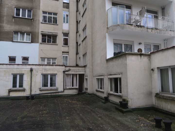 cour intérieure d’un bâtiment situé à bruxelles